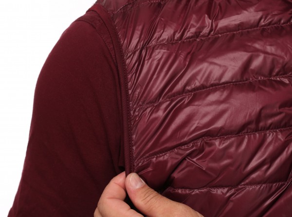 Mikro-Daunen-Weste bordeaux